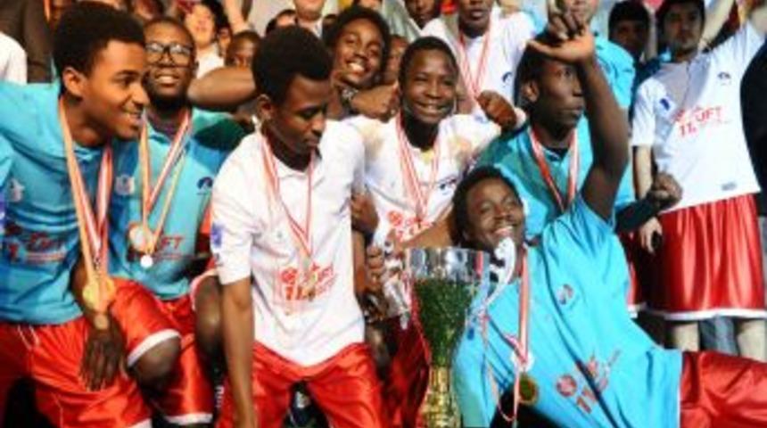 Baran 11. Uluslararası Futbol Şampiyonası &Ouml;d&uuml;l T&ouml;reni Yapıldı