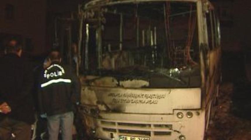 Ankara&rsquo;da Yolcu Otob&uuml;s&uuml; Alev Alev Yandı