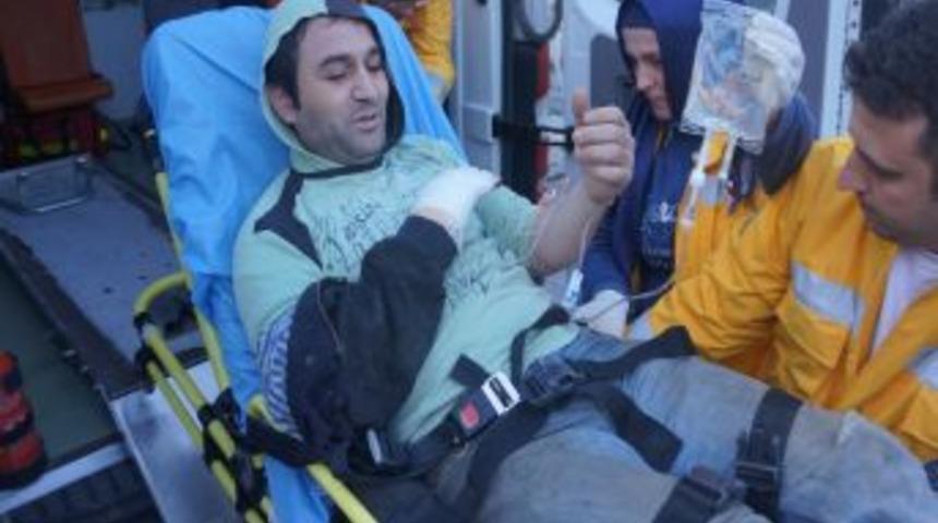 Eli Beton Mikserine Sıkıştı