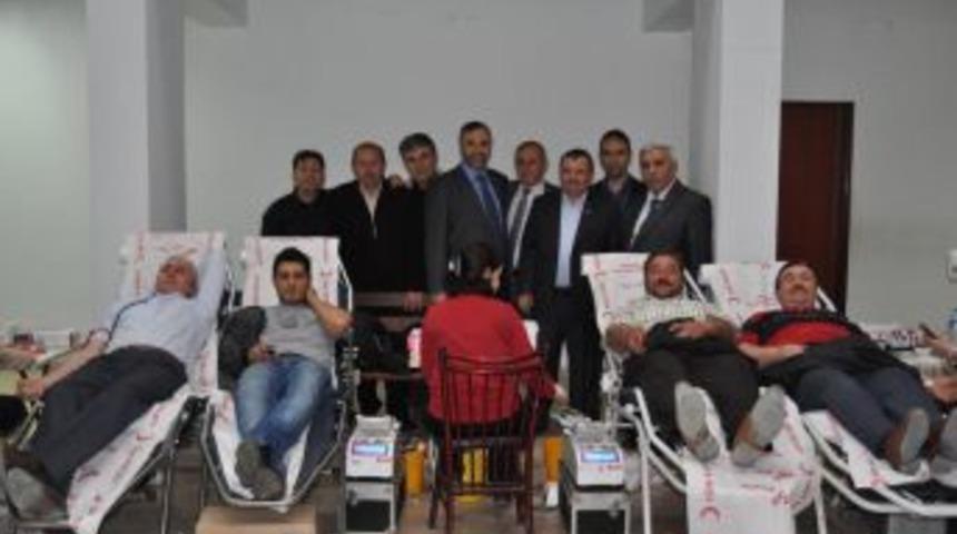 Kutlu Doğum Haftasında 102 &uuml;nite kan bağışladılar