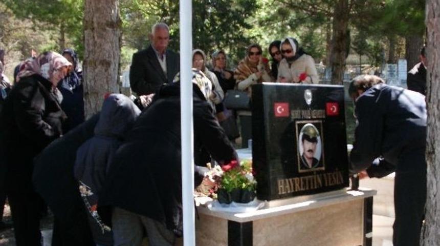 Şehit Yesin Kabri Başında Anıldı