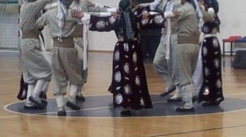 Şemdinli Halk Oyunları Ekibinin Başarısı