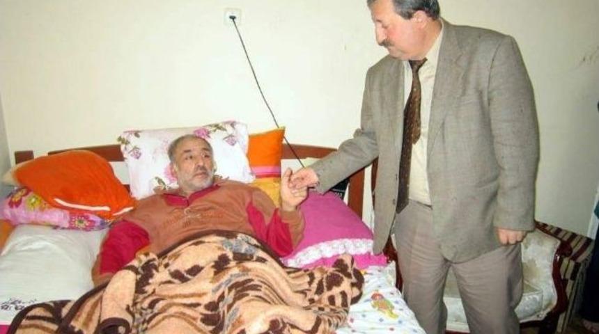 G&ouml;n&uuml;ll&uuml;lerden İhtiya&ccedil; Sahiplerine Sandalye