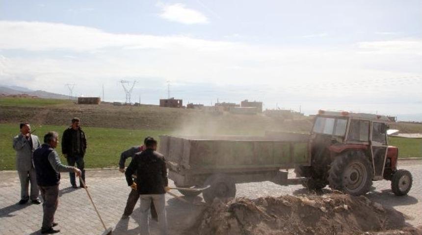 Ahlat Belediyesi'nden Bahar Temizliği