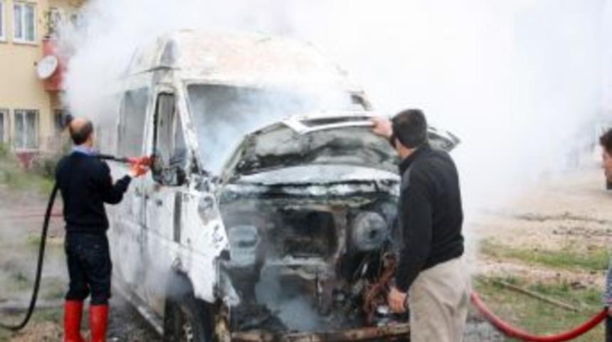 9 Kişiye Mezar Olan Minib&uuml;s Yangında K&uuml;l Oldu