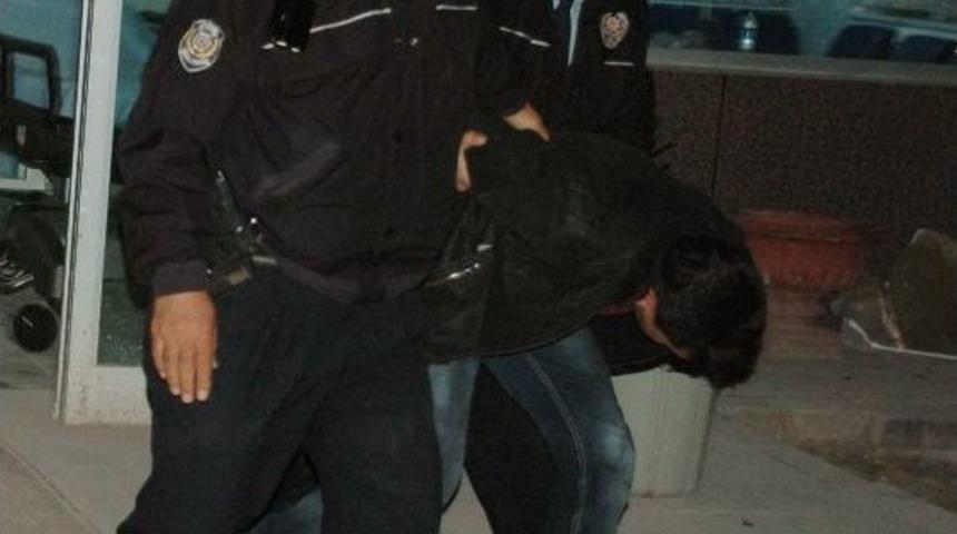 Sigara Hırsızlarının Cebinden 2 Bin Lira Çıktı