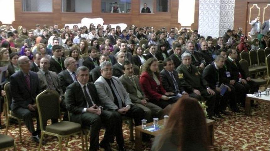 D&uuml;zce Vali Yardımcısı İlhan Turgut;