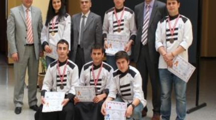 Dat&ccedil;a Meslek Y&uuml;ksek Okulu Madalyaları Topladı