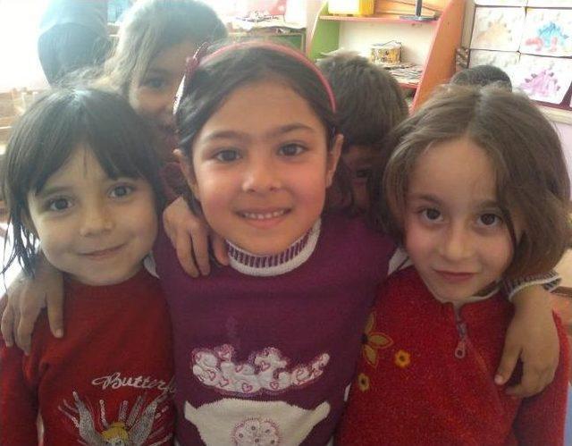 Kamyonun &Ccedil;arptığı Anasınıfı &Ouml;ğrencisi Hayatını Kaybetti 1