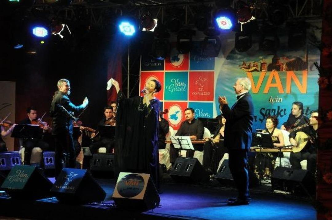 Van&rsquo;ın T&uuml;rk&uuml;lerinden Sonra, Şimdi De Şarkıları Var