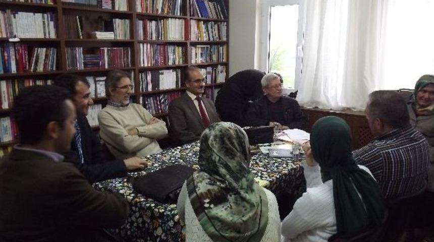 &Uuml;nl&uuml; Yazar Rasim &Ouml;zden&ouml;ren Cemil Meri&ccedil; Sosyal Bilimler Lisesi&rsquo;nde &Ouml;ğrencilerle S&ouml;yleşi Yaptı