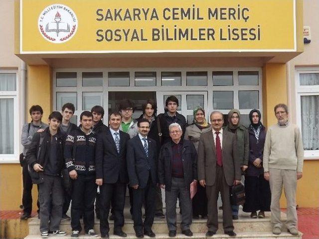 Ünlü Yazar Rasim Özdenören Cemil Meriç Sosyal Bilimler Lisesi’nde Öğrencilerle Söyleşi Yaptı