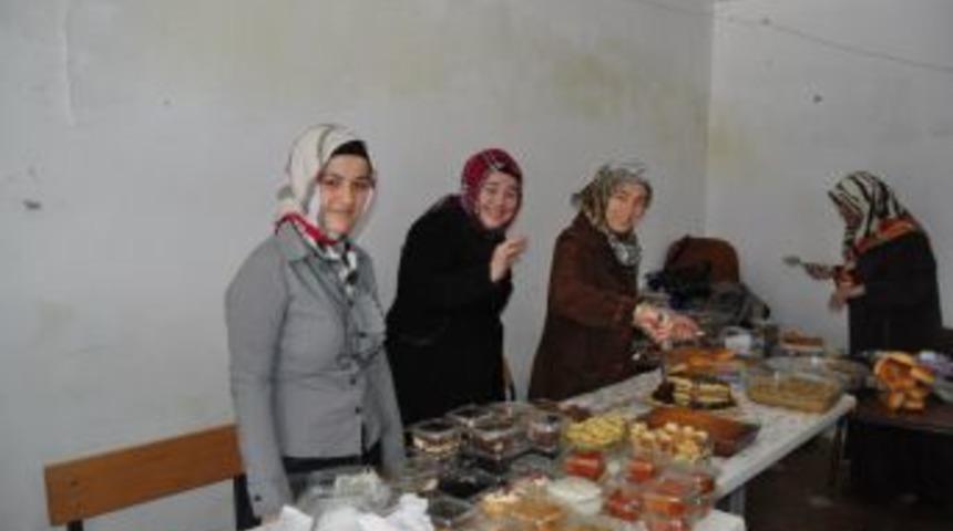 İmam Hatip Lisesi yararına kermes d&uuml;zenlediler