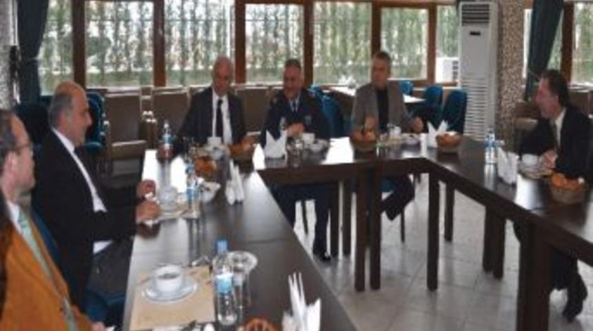 Paşa'dan Kutso&rsquo;ya Ziyaret Etti