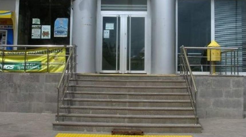 Görme Engelliler İçin Yürüyüş Parkuru Yapıldı