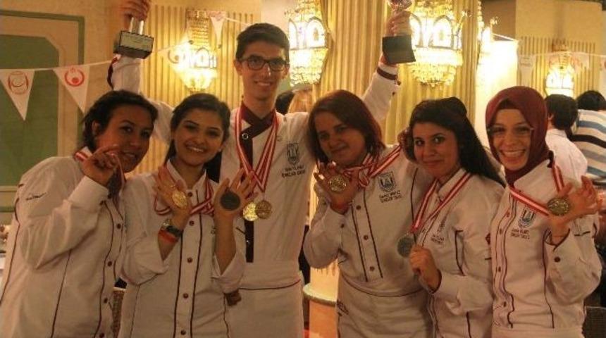 İlk Yılda Ödüle Doymuyorlar