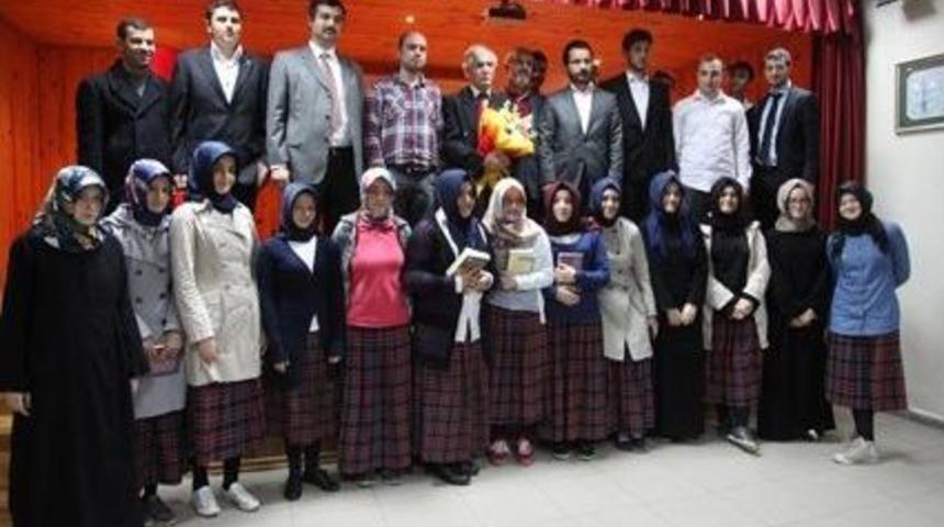 Yazar Dursun G&uuml;rlek &Ouml;ğrencilerle Bir Araya Geldi