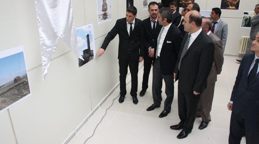 &Ouml;ğrenciler &lsquo;Her Y&ouml;n&uuml;yle Kars&rsquo; Fotoğraf Sergisiyle Şehrin Tanıtımına El Attı
