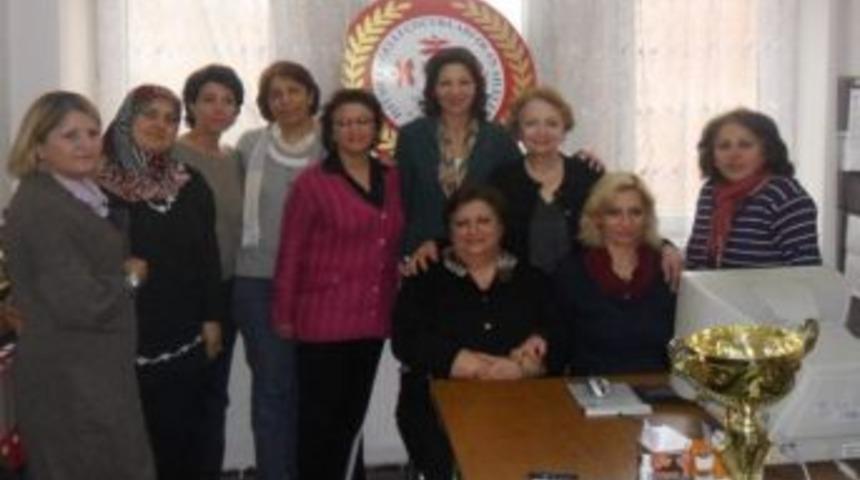Chp'li Kadınlarda İşitme Engelli &Ccedil;ocukların Aileleri Derneği&rsquo;ne Ziyaret