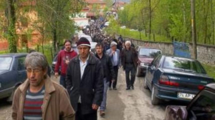 Başkan Karaman, T&uuml;nel Kazasında &Ouml;len Gencin Cenazesine Katıldı