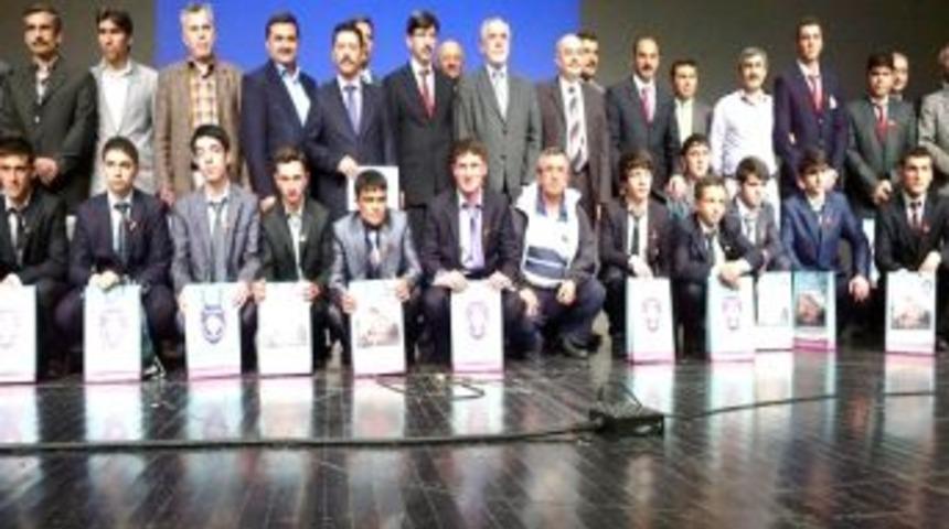 Gediz İmam Hatip Lisesi'nin Hafızlık Ve Ezan Okuma Yarışması Başarısı