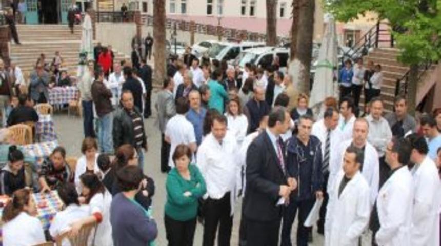 Nazillili Hekimler Ve Sağlık &Ccedil;anları Şiddete Dikkat &Ccedil;ekti