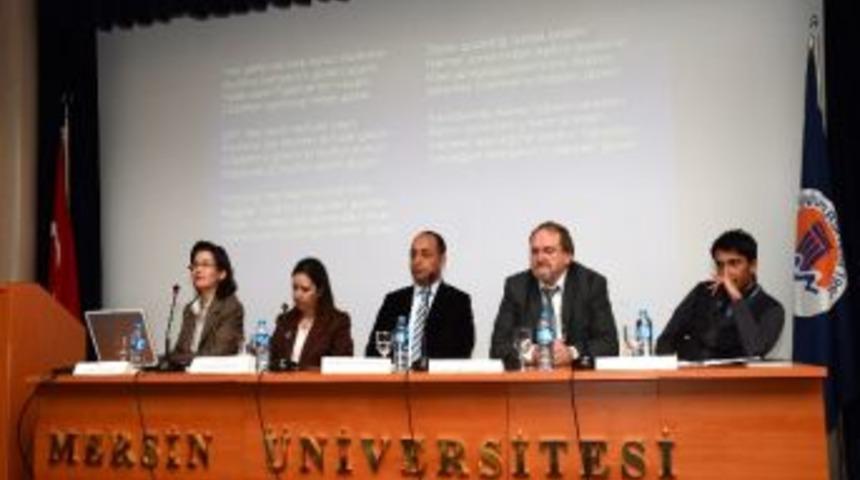 Me&uuml;'de 'şiir Ve T&uuml;rk&uuml;leriyle Karacaoğlan' Paneli