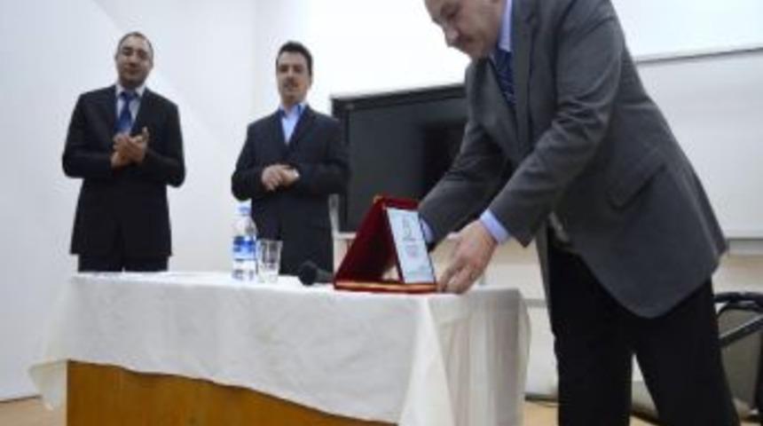 Gediz Anadolu Lisesi'nde "kariyer G&uuml;nleri" S&ouml;yleşisi