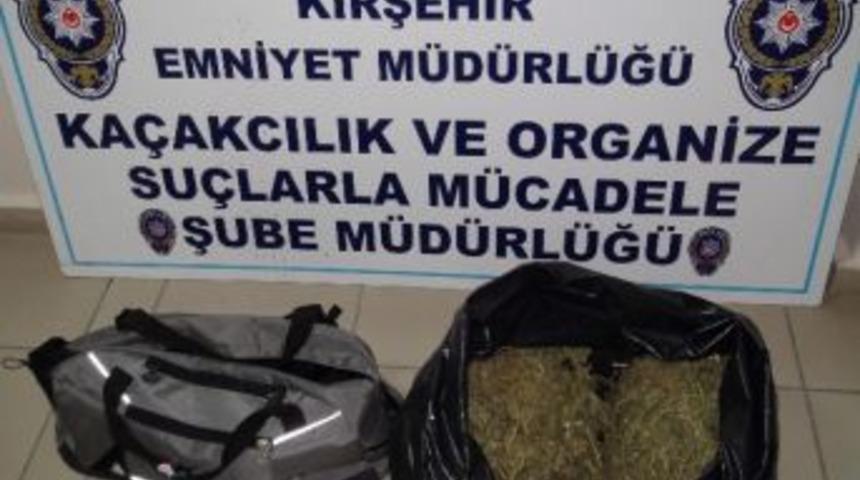 Yolcu Otob&uuml;s&uuml; Bagajında 5 Kilo 400 Gram Esrar Ele Ge&ccedil;irildi