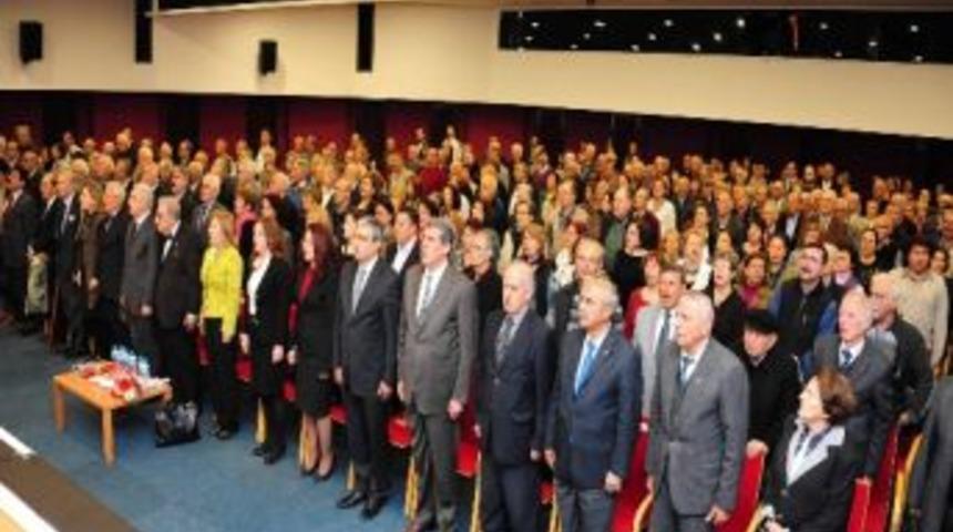 K&ouml;y Enstit&uuml;leri Aydınlanma &Ouml;d&uuml;l&uuml; Doğan Hızlan&rsquo;a