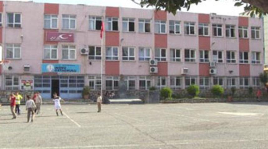 G&uuml;len &ouml;ğrenciye &ouml;ğretmenden dayak iddiası