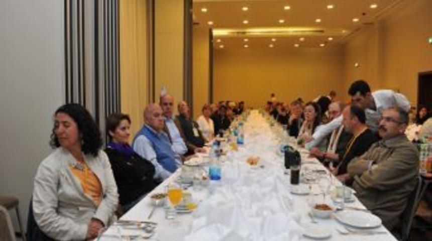 Mardin D&uuml;nya Mirası Listesine Girebilmek I&ccedil;in UNESCO Heyetini Ağırladı