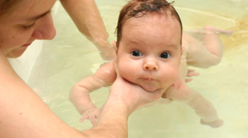 Yeni doğan bebek nasıl yıkanmalı?