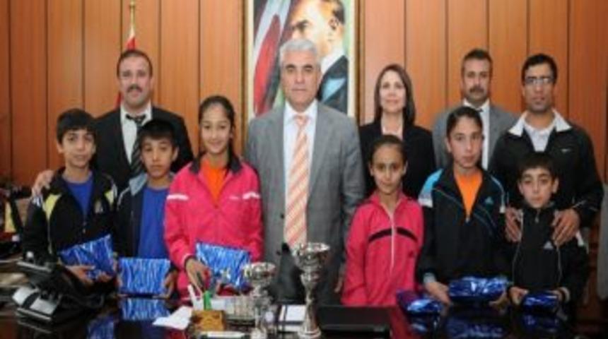 Masa Tenisi Oyuncularından Akboğa&rsquo;ya Ziyaret