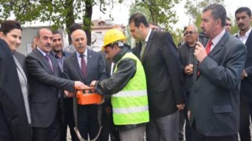 Iğdır &Ccedil;evre Ve Şehircilik İl M&uuml;d&uuml;rl&uuml;ğ&uuml; Hizmet Binasının Temel Atma T&ouml;reni