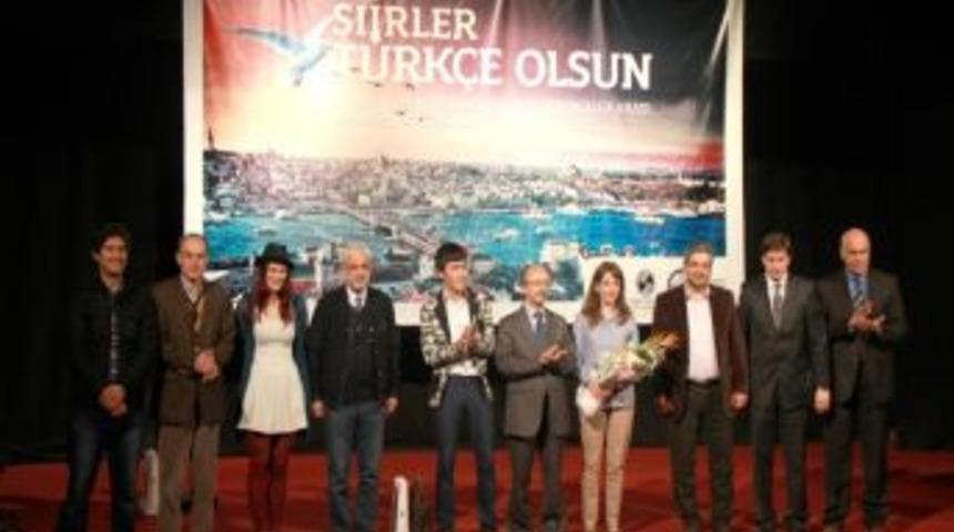 Yabancı &Ouml;ğrencilerden T&uuml;rk&ccedil;e Şiir