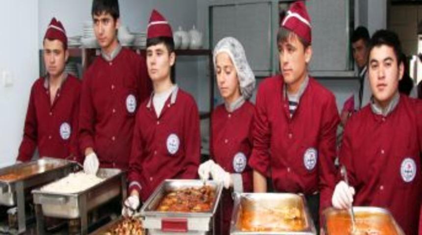 TUREM'in &Ouml;ğrencileri Turizme Hazır