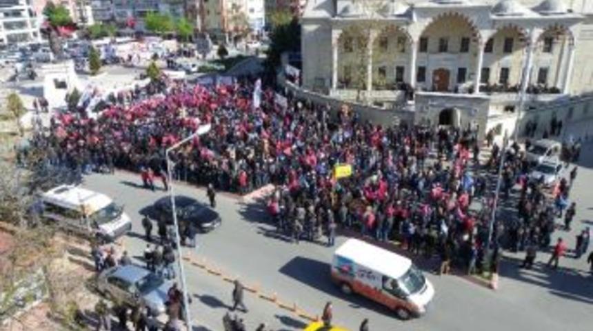 Metal İş&ccedil;ileri Eylemlerini S&uuml;rd&uuml;r&uuml;yor