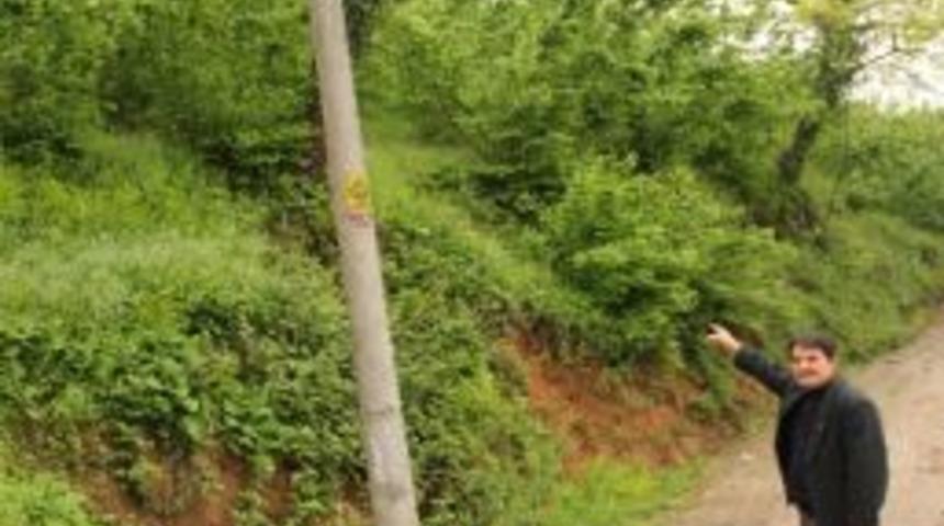 Mezarlık Yolunda B&uuml;y&uuml;k Tehlike