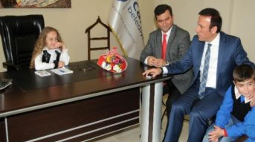 &Ouml;ğrenciler, Başkan Gen&ccedil;&rsquo;i Ziyaret Etti