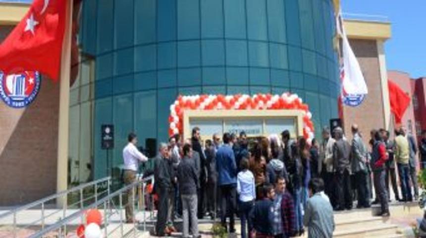 Türkiye'nin En Büyük Fakülte Kütüphanesi Açıldı