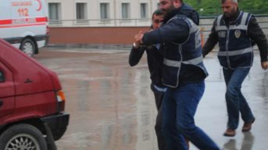 Sakarya'da Uyuşturucu Operasyonu: 1'i Kadın 5 G&ouml;zaltı