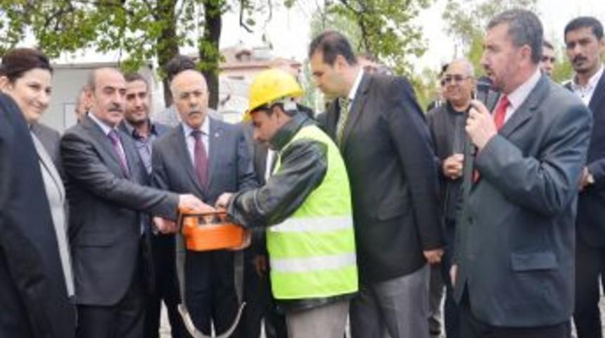 Iğdır &Ccedil;evre Ve Şehircilik M&uuml;d&uuml;rl&uuml;ğ&uuml; Hizmet Binasının Temeli Atıldı
