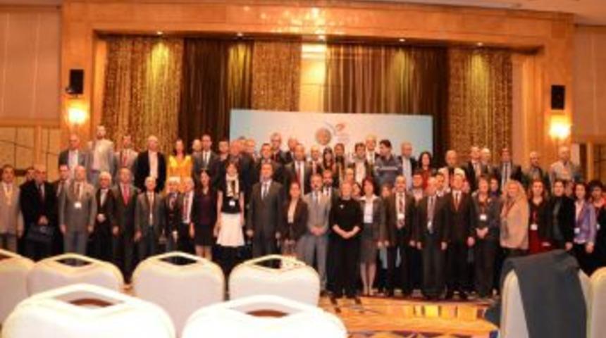 T&uuml;rkiye Turizminin Hukuksal Sorunları Mercek Altına Alındı