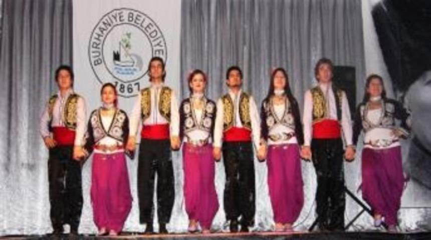 Burhaniye&rsquo;de Gen&ccedil;lik Merkezi Coşturdu