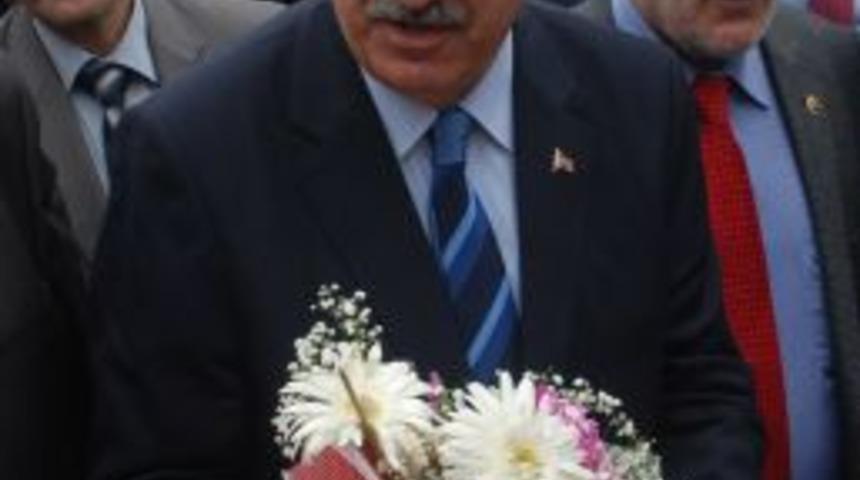 Bakan Yazıcı: Sarp Sınır Kapısı&rsquo;ndan &Ccedil;ıkışlarda Y&uuml;zde 4&rsquo;l&uuml;k Azalma Oldu