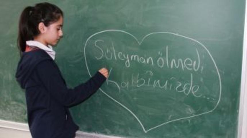 Kazada &Ouml;len Ortaokul &Ouml;ğrencisi, Arkadaşlarının G&ouml;zyaşları Ile Uğurlandı