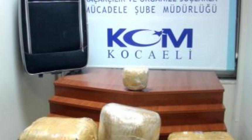 Bagajdan 26 Kilo Esrar &Ccedil;ıktı