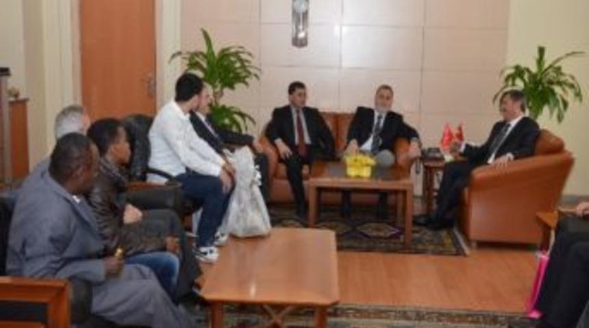 Vali Yılmaz&rsquo;ı Tokat Ve Bosna-hersek Saraybosna M&uuml;ft&uuml;s&uuml; Ziyaret Etti