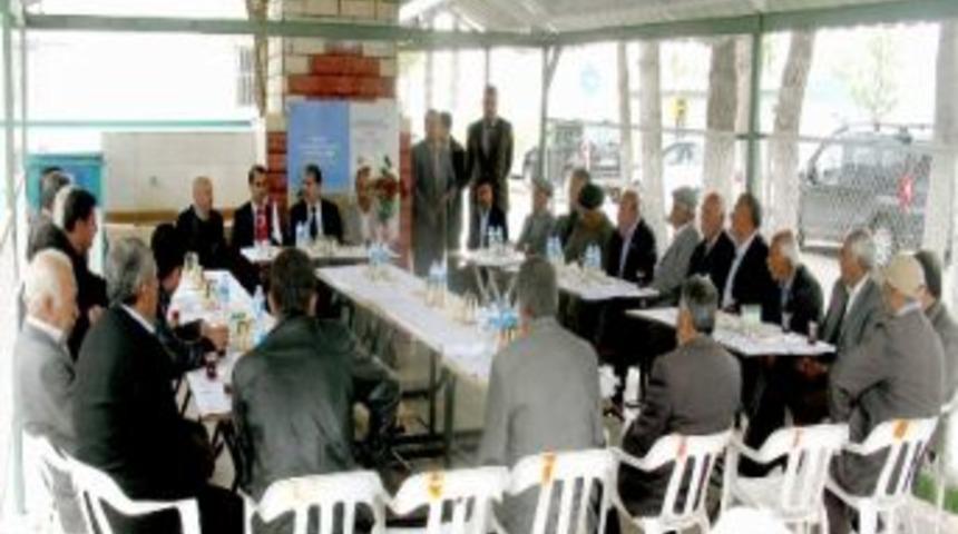 Arabanlı &Ccedil;ift&ccedil;i Muhtarlara Ekmek İsrafı Anlatıldı